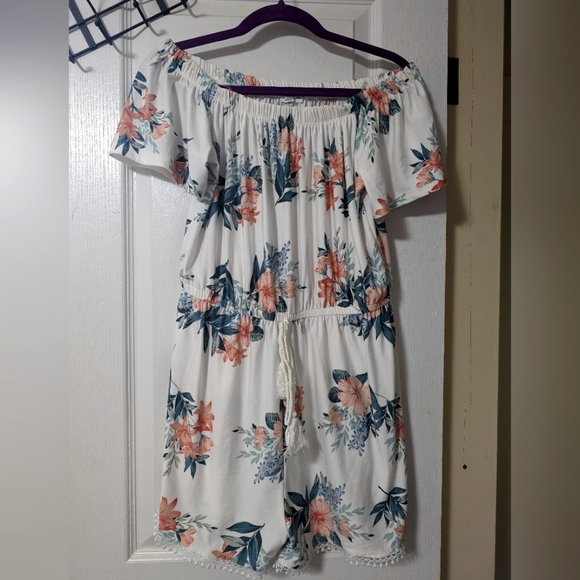 One Piece Off-Shoulder Romper - Picture 1 of 2